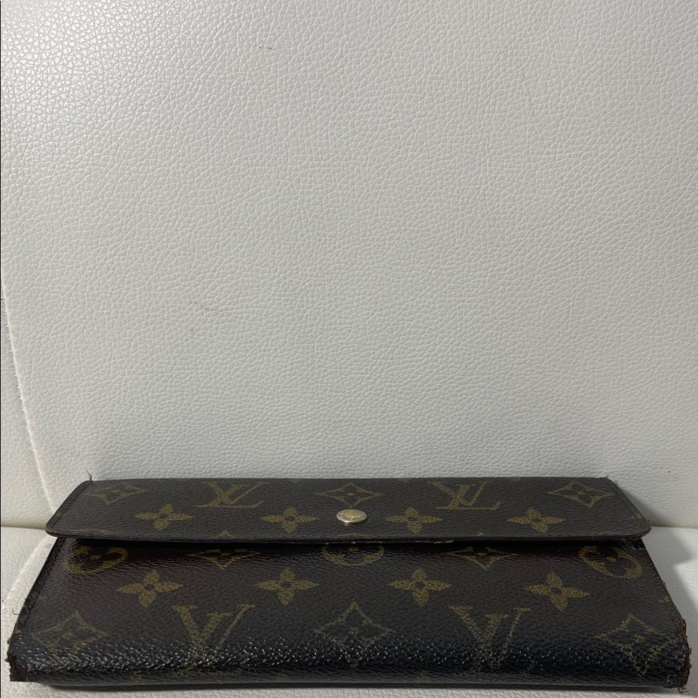 Authentic Louis Vuitton Monogram International Long Wallet - Picture 4 of 14